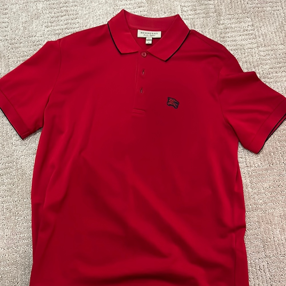 Burberry size M.  Like new !
